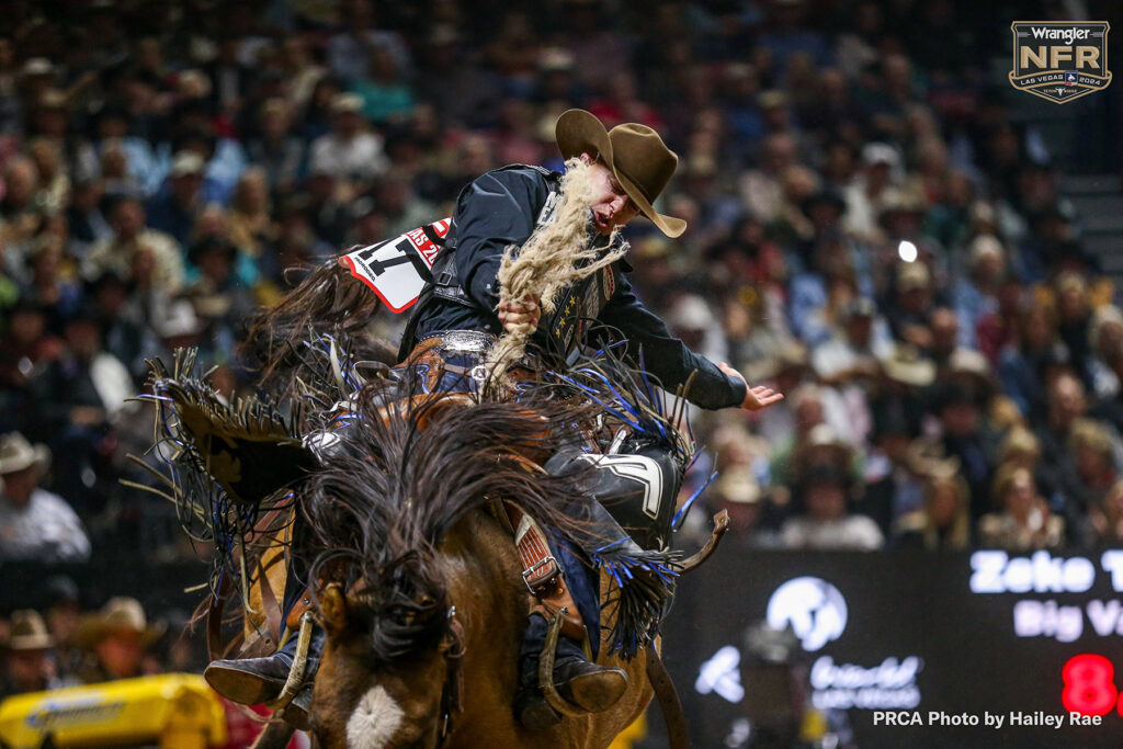 Zeke Thurston - 86.5 pts to win WNFR Rd 1 on Frontier Rodeo's Yellowstone. PRCA photo by Hailey Rae