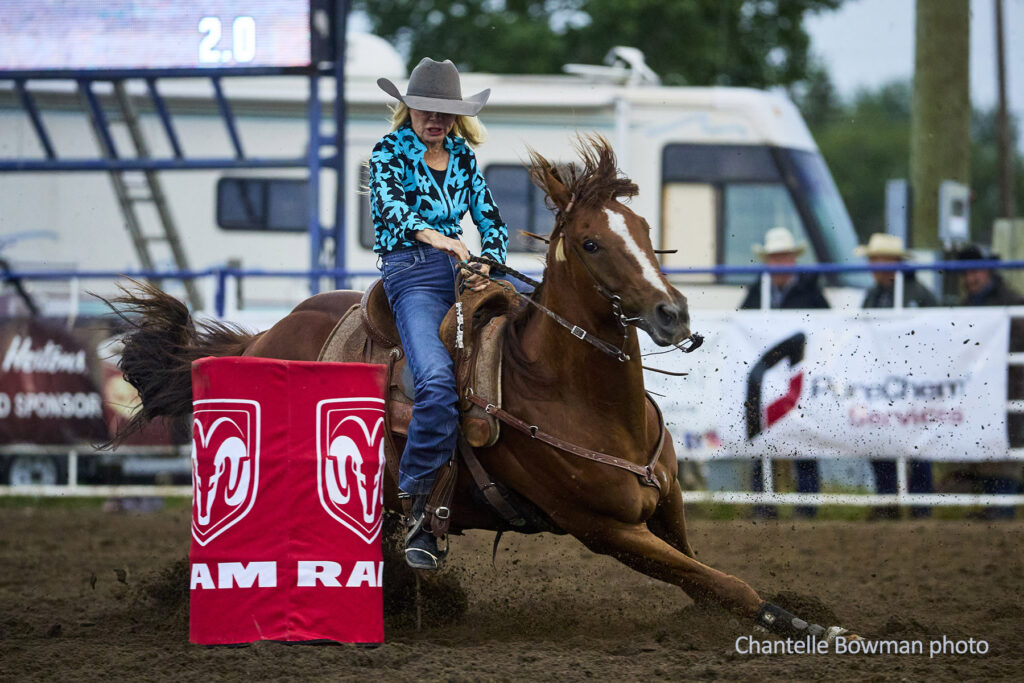 Suzanne DePaoli and Swing On Bye (Redtag). Wainwright Stampede photo by Chantelle Bowman