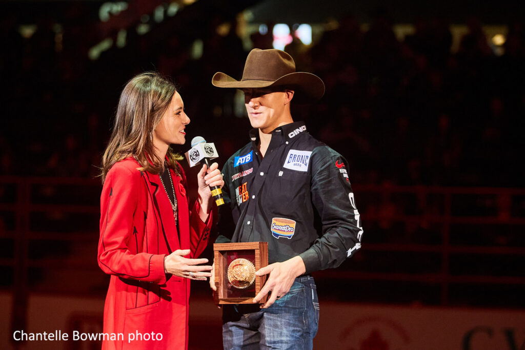 Katy Lucas interviewing Champion Zeke Thurston. 2023 CFR photo by Chantelle Bowman